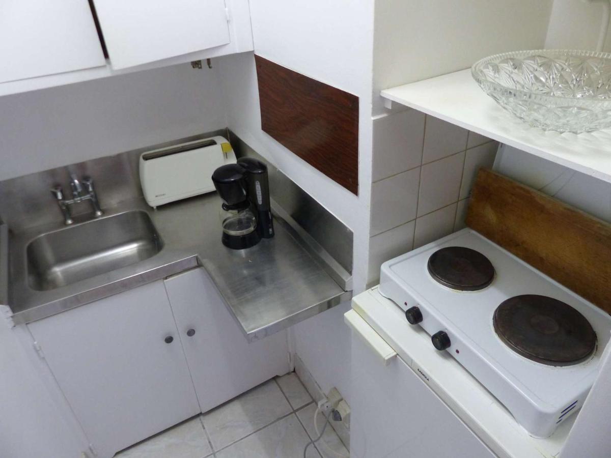Studio Cosy Avec Tv Et Cuisine Equipee, Bord De Mer Le Lavandou - Fr-1-308-34 Exterior foto